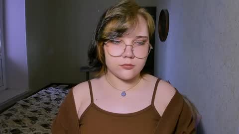 Lily online show from April 7, 2026, 12:16 pm