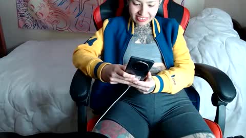 Lily online show from March 25, 2026, 4:51 am