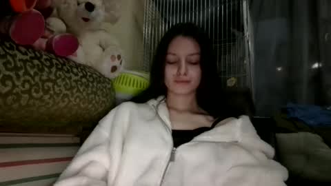 lilycandy_ online show from December 4, 2024, 1:53 pm