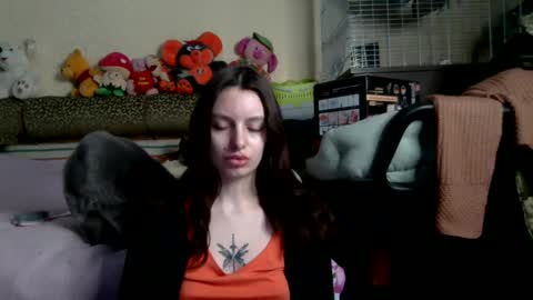 lilycandy_ online show from February 8, 2025, 4:14 pm