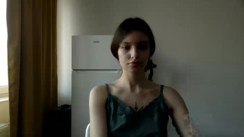 lilycandy_ online show from February 24, 2025, 9:00 am