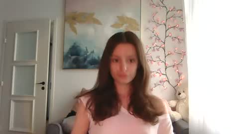 lilycandy_ online show from June 17, 2026, 10:39 am