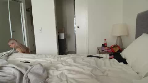 lilyflex online show from April 28, 2026, 1:04 am