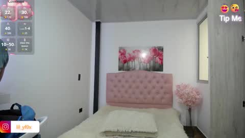 lilyfox23 online show from September 28, 2025, 12:32 pm