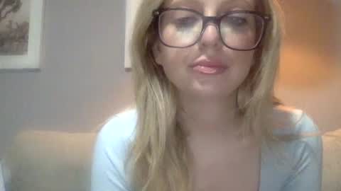 LilyMae online show from December 4, 2024, 8:29 pm