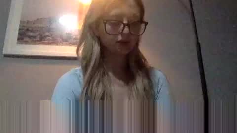 LilyMae online show from December 13, 2024, 5:27 am