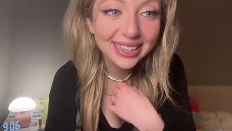 LilyMae online show from January 5, 2025, 2:06 am