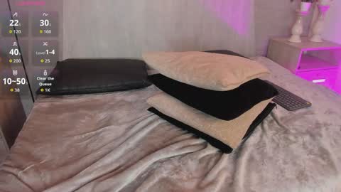   online show from April 8, 2026, 7:25 pm