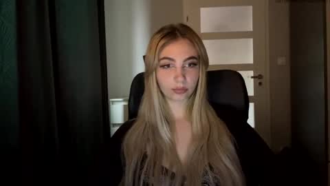 Lily online show from June 4, 2026, 4:24 pm