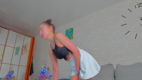 lilyt_007 online show from December 18, 2024, 2:53 am