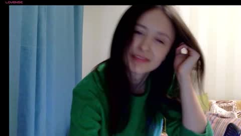 LilyXSky online show from November 28, 2025, 4:20 pm