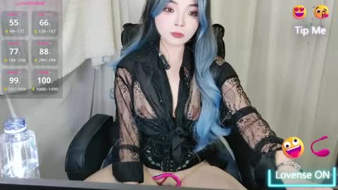 lina968560 online show from May 10, 2026, 1:27 pm