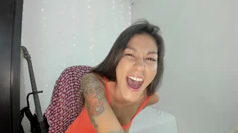 Snapshot of lina__mandarina chatting on February 7, 2025, 7:59 pm Lina Mandarina online show from February 7, 2025, 7:59 pm