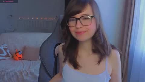 Lina online show from March 25, 2026, 4:07 am