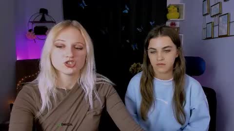 lina_fox12 online show from September 30, 2025, 12:43 pm