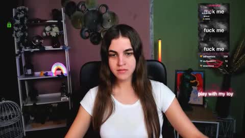 lina_fox12 online show from December 4, 2025, 2:59 pm