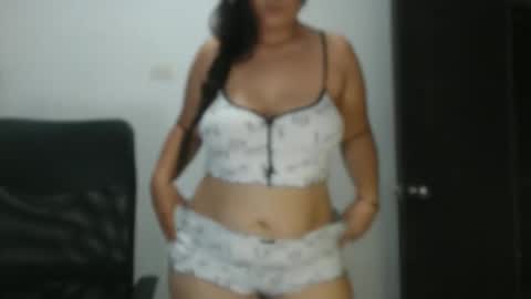iiisabella online show from April 29, 2026, 2:10 pm