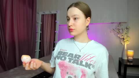 Lina online show from April 12, 2026, 1:21 am