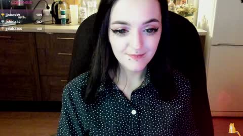 Lina 3  1715622743 online show from December 31, 2024, 10:01 pm
