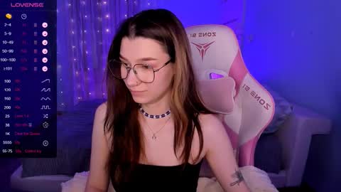 Lina online show from February 17, 2026, 8:11 am