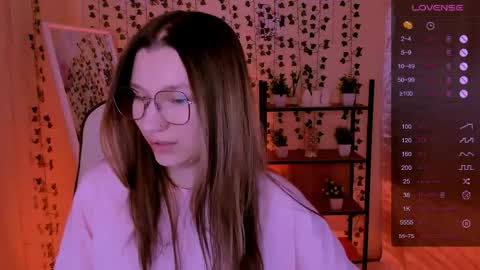 Lina online show from April 16, 2026, 6:14 am