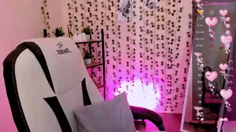 Snapshot of linablossom chatting on June 30, 2026, 3:29 am Lina online show from June 30, 2026, 3:29 am