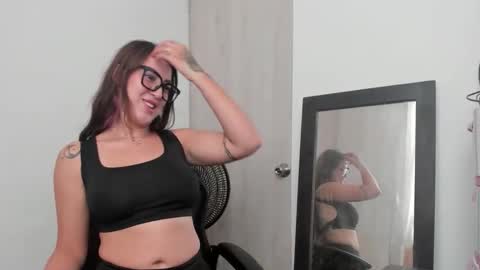 Lina Camsa online show from September 11, 2025, 6:19 pm