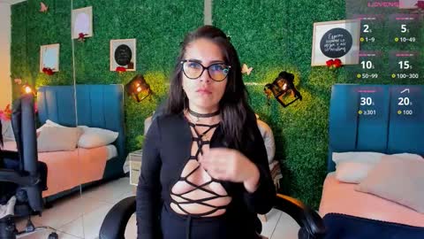 Snapshot of linagh chatting on October 21, 2025, 11:33 am Lina online show from October 21, 2025, 11:33 am