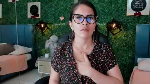 Snapshot of linagh chatting on October 22, 2025, 11:32 am Lina online show from October 22, 2025, 11:32 am