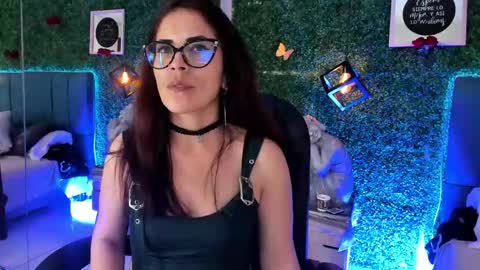 Snapshot of linagh chatting on April 30, 2026, 11:27 am Lina online show from April 30, 2026, 11:27 am