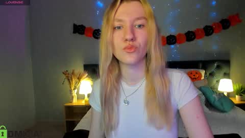 Snapshot of linarayy chatting on October 22, 2025, 9:31 am linarayy online show from October 22, 2025, 9:31 am