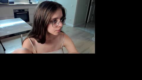 Lina online show from September 26, 2025, 9:13 am