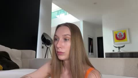 Lina online show from February 14, 2026, 5:37 am