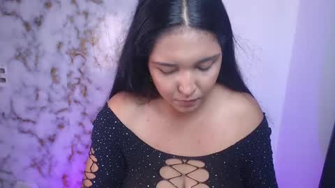 Snapshot of lincy_honeyy chatting on May 8, 2026, 4:23 pm lincy_honeyy online show from May 8, 2026, 4:23 pm