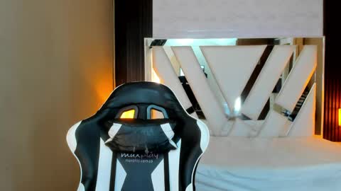  Linda  online show from May 16, 2026, 6:39 pm