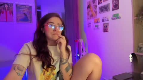 Giggles  online show from May 30, 2026, 12:52 am