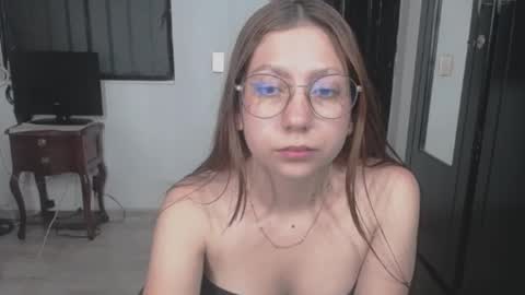 naomi online show from April 22, 2026, 2:36 am