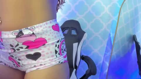 Snapshot of lindaa_natashaa chatting on November 18, 2025, 2:06 am L I N D A online show from November 18, 2025, 2:06 am