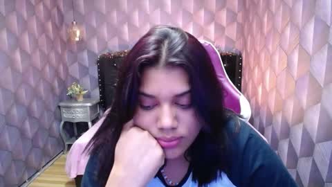 Snapshot of lindabreexlove chatting on December 16, 2024, 10:40 am    online show from December 16, 2024, 10:40 am