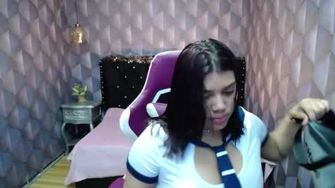Snapshot of lindabreexlove chatting on December 17, 2024, 4:56 am    online show from December 17, 2024, 4:56 am