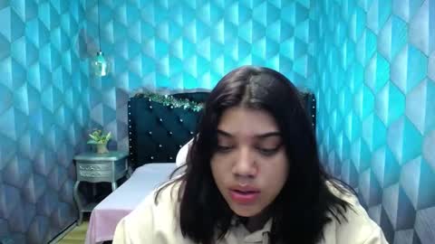 Snapshot of lindabreexlove chatting on December 20, 2024, 8:28 am    online show from December 20, 2024, 8:28 am