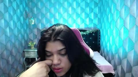 Snapshot of lindabreexlove chatting on December 20, 2024, 11:43 am    online show from December 20, 2024, 11:43 am