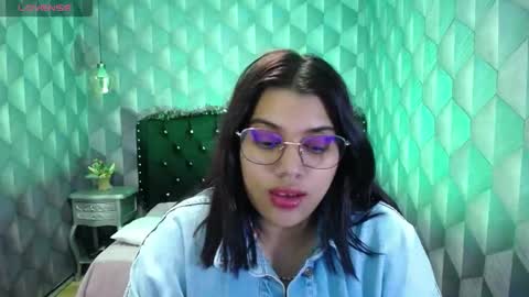Snapshot of lindabreexlove chatting on December 24, 2024, 10:22 am    online show from December 24, 2024, 10:22 am