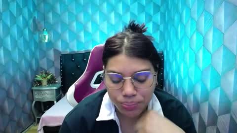 Snapshot of lindabreexlove chatting on December 27, 2024, 3:31 am    online show from December 27, 2024, 3:31 am