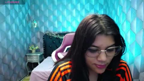 Snapshot of lindabreexlove chatting on December 30, 2024, 8:21 am    online show from December 30, 2024, 8:21 am