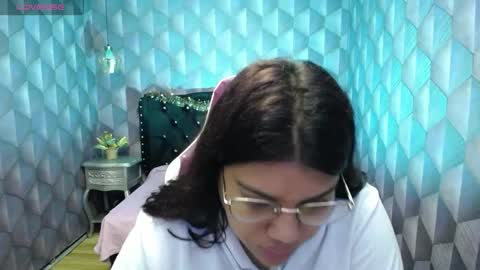 Snapshot of lindabreexlove chatting on December 31, 2024, 3:23 am    online show from December 31, 2024, 3:23 am