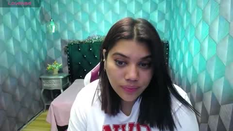 Snapshot of lindabreexlove chatting on January 4, 2025, 4:12 am    online show from January 4, 2025, 4:12 am