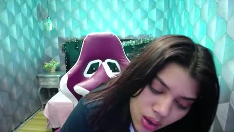 Snapshot of lindabreexlove chatting on January 5, 2025, 6:02 am    online show from January 5, 2025, 6:02 am