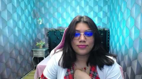 Snapshot of lindabreexlove chatting on January 7, 2025, 7:31 am    online show from January 7, 2025, 7:31 am