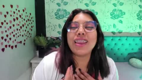 Snapshot of lindabreexlove chatting on January 16, 2025, 2:08 pm    online show from January 16, 2025, 2:08 pm